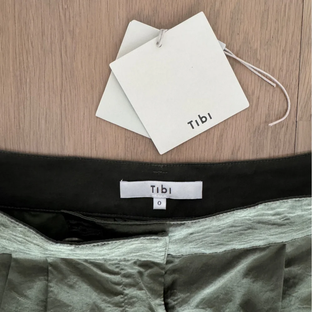 Tibi Olive Green Nylon Cargo Pants - Picture 5 of 9